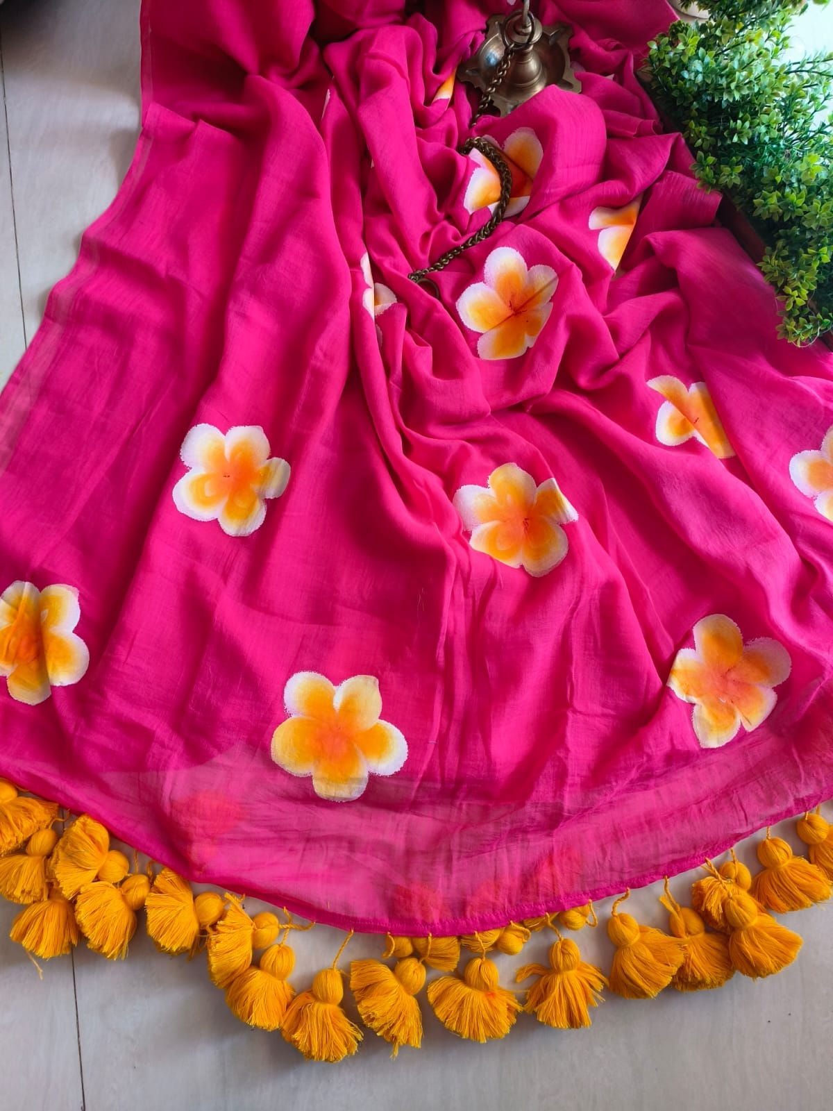 Beautiful Mulmul   Cotton Flowers design Hand Painted Saree