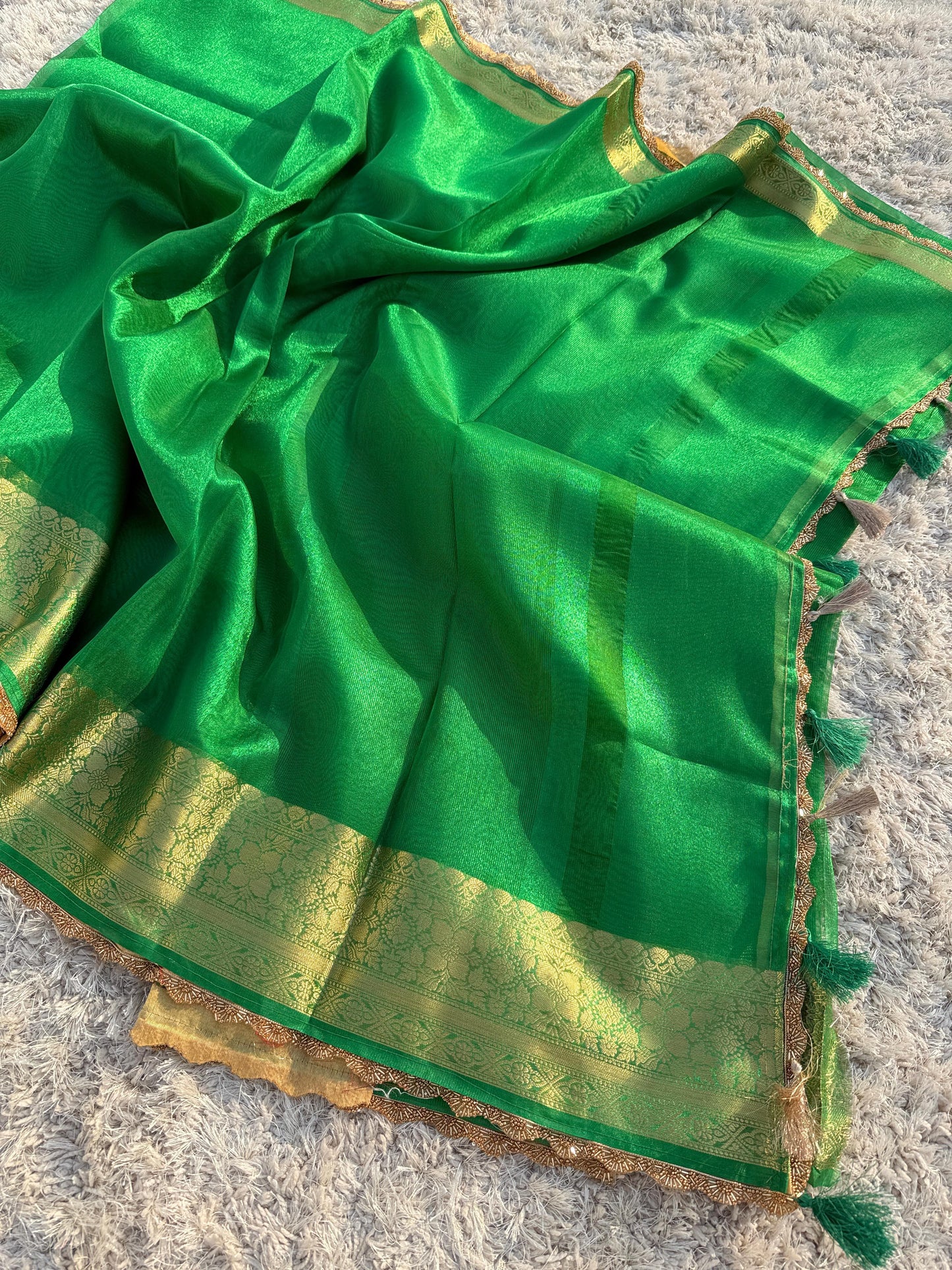 Banarasi Tissue Silk Saree With  Heavy Lace Work Running blouse