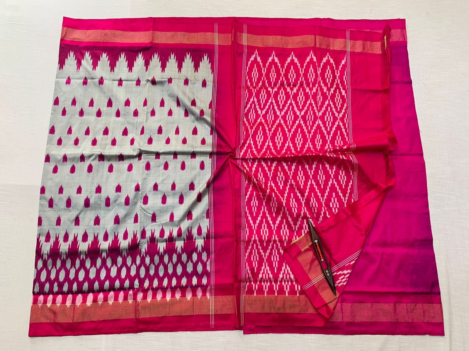 Pink Designer Handloom Ikkat Weaving Silk Saree Online - dvz0003207