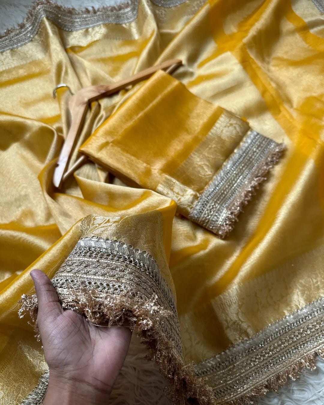 Banarasi Tissue Silk  Heavy Lace Saree With Blouse