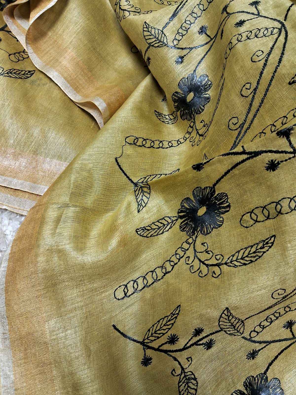 Pure Linen By Linen Embroidery   Saree With  Blouse