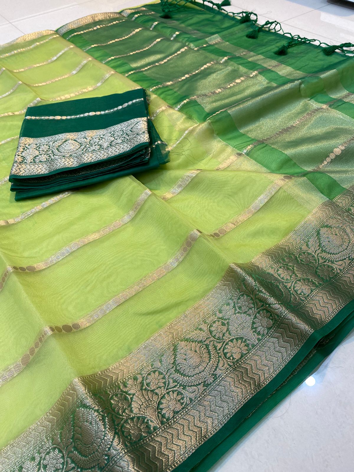 Buy Pure Kora Silk Sarees at Best Price | Luxurionworld – Luxurion World