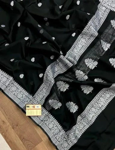 Pure Hand loom Khaddi Chiffon Georgette Saree with Silver Zari Weaving blouse