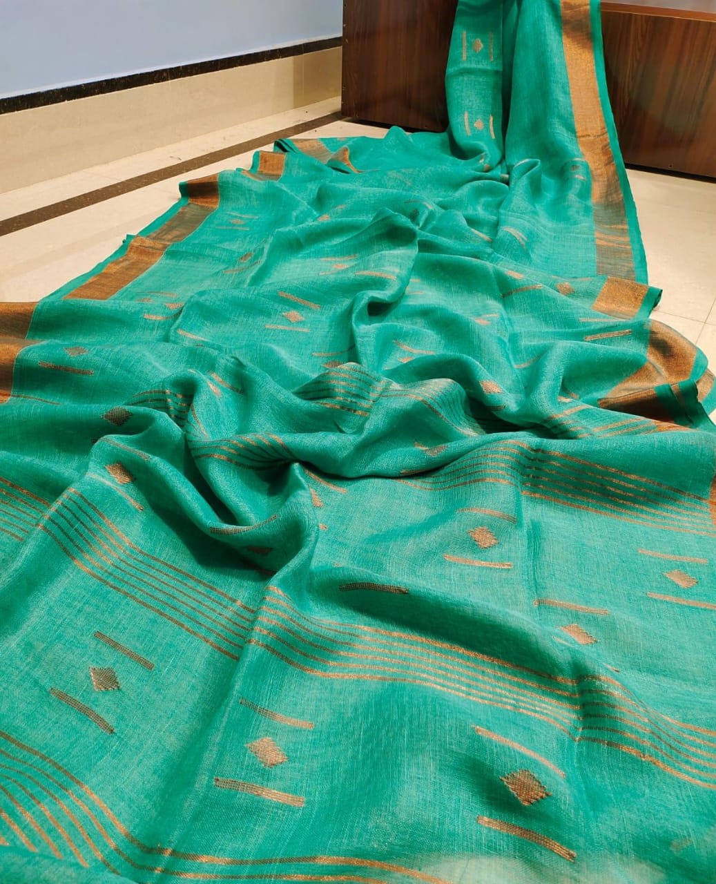 Pure Linen By Linen  Saree With  Blouse