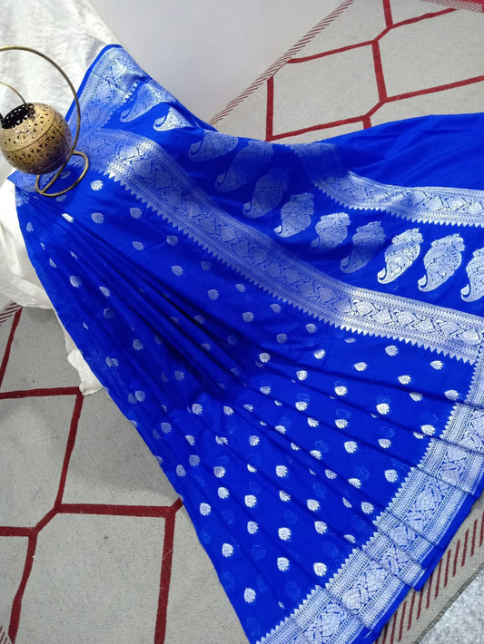 Handloom Weaved georgette Silk Banarasi Saree with Running Blouse